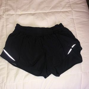 Lululemon Hotty Hot Short II 2.5
